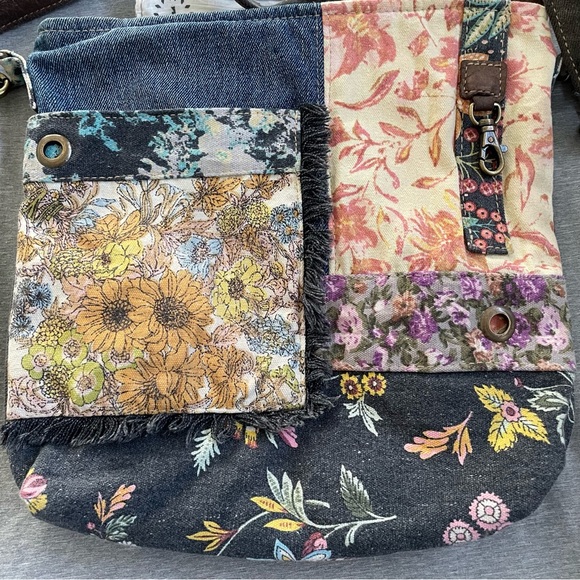 Myra Bag Floral Patchwork Crossbody Bag - Picture 2 of 12